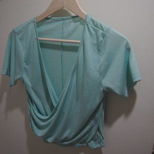 GapFit Mint Breathe Crop Top